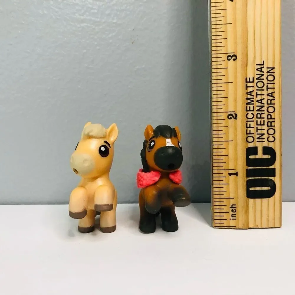DreamWorks Spirit Untamed‎ Mini Horse Figure Set Tan & Brown Pony 2 Inch 2020